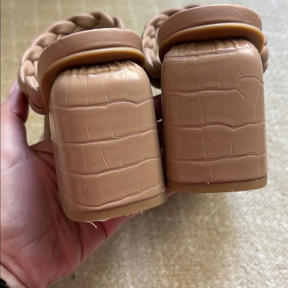 Dolce Vita Women's Braided Beige Sandals - Picture 3 of 7